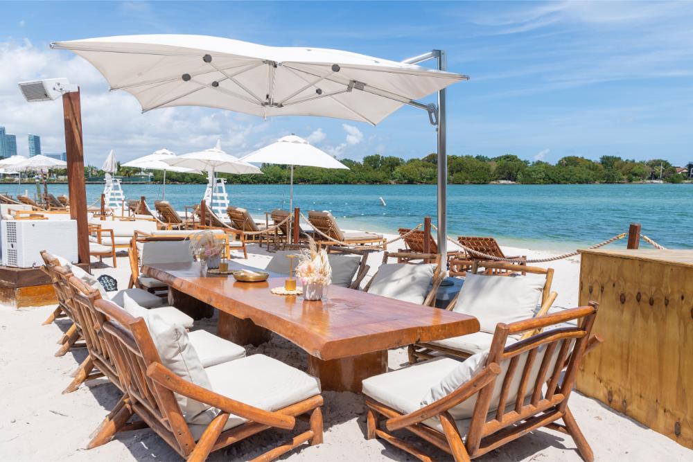 Beach Lounge
